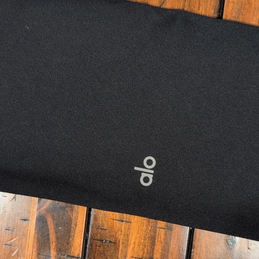 Alo Thrill Seeker Leggings - Picture 9 of 9